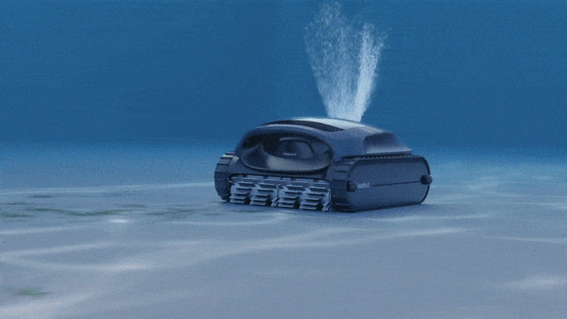 Quad-Roller Brush System — Maximum Cleaning Coverage.