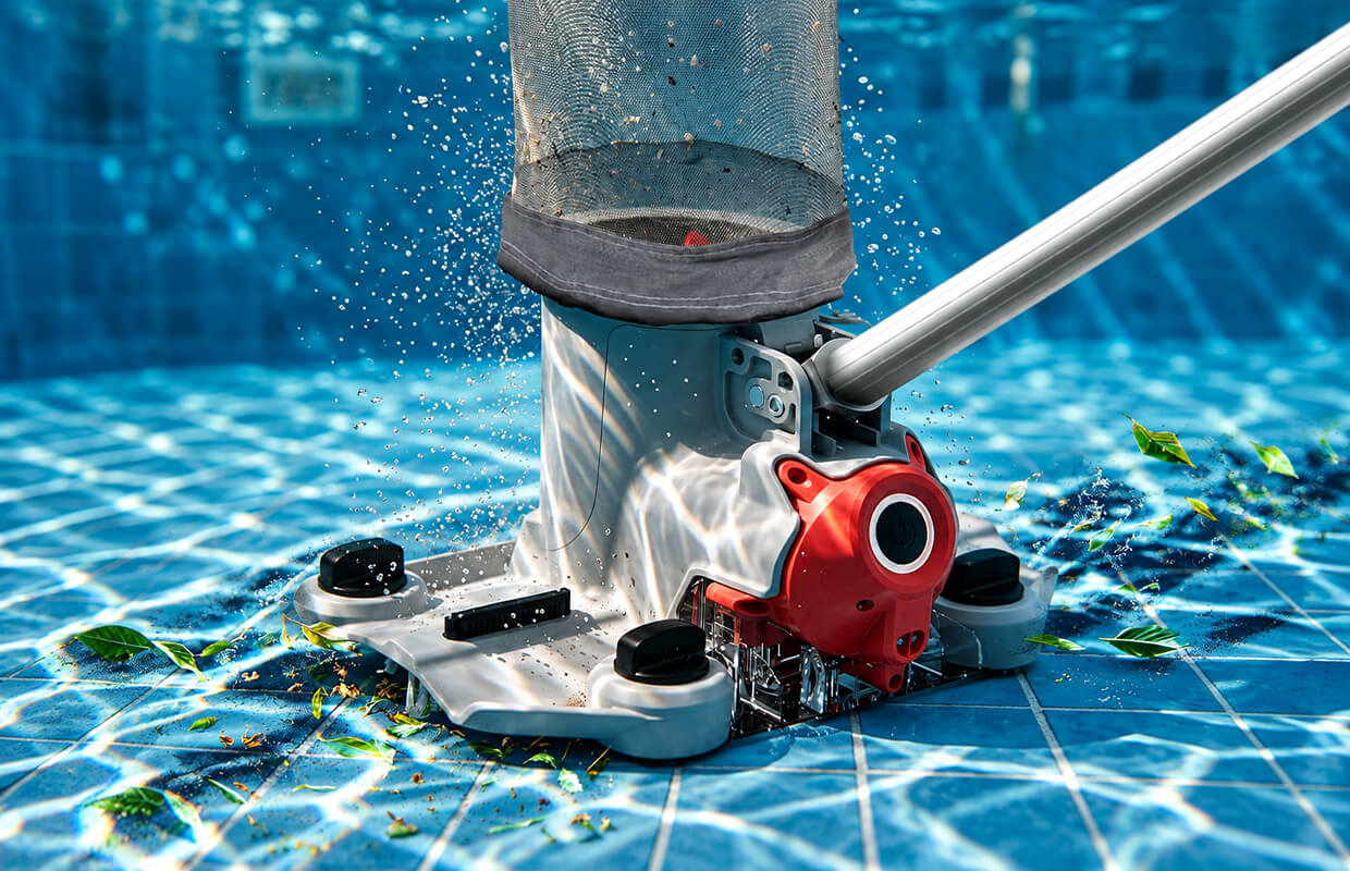 Kokido Voltera 120 cordless pool cleaning without hoses or power cables