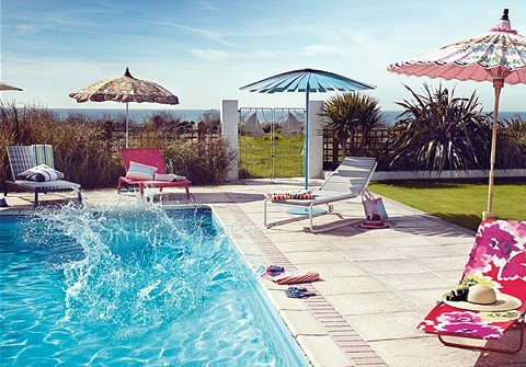 Poolside entertainment - Pool and Spa Warehouse 